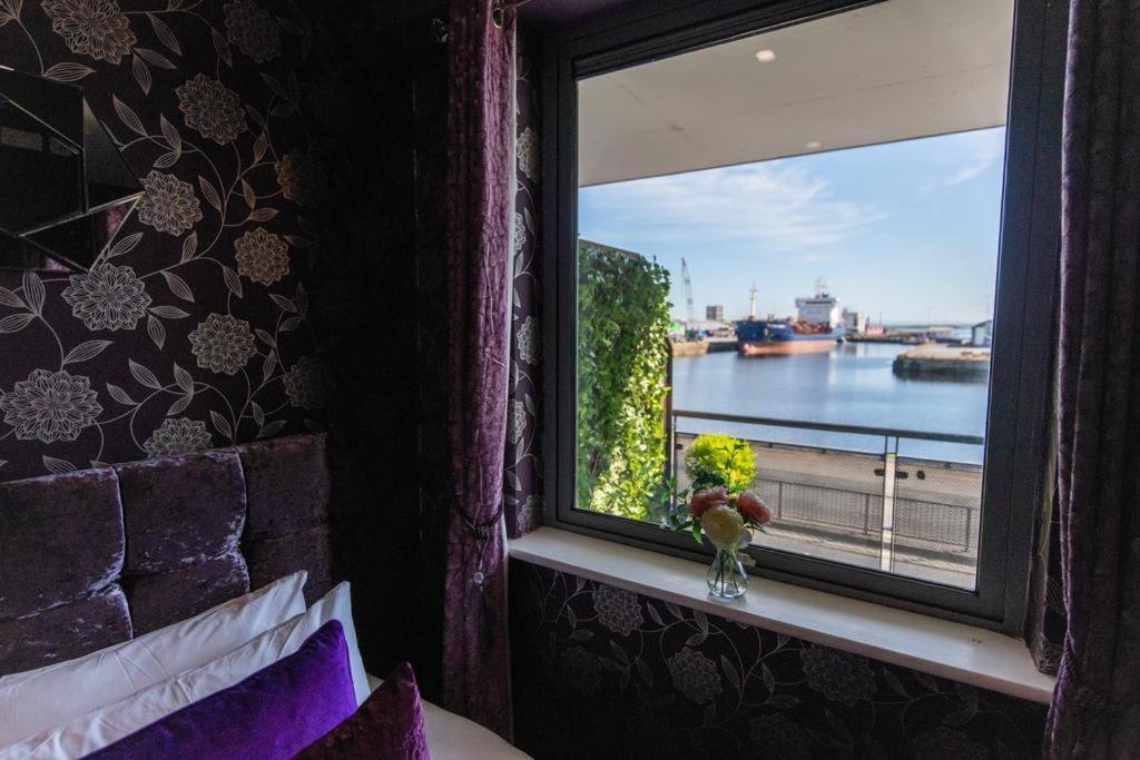 Sea View Luxury City Centre - Best Location 戈尔韦 外观 照片